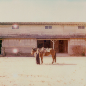 换夫妻是一间房还是两间
