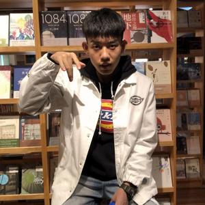 换夫妻是一间房还是两间
